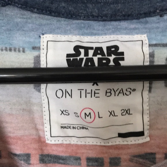 LIGHTLY USED RAGLAN T - Picture 3 of 4